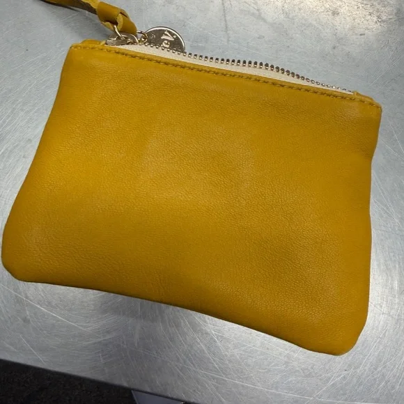 Chic Yellow Déjà Vu Wristlet - Picture 2 of 4